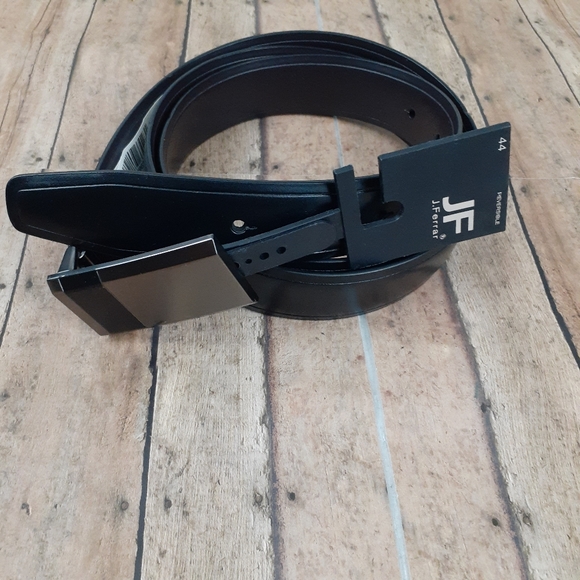 JF Ferrar Other - JF Ferrar Men's Reversible Leather Belt Size 44